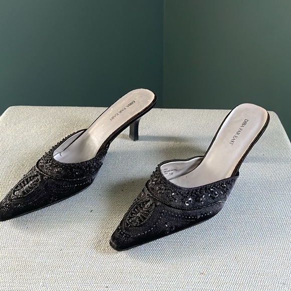 Vintage Elegant Black beaded  Mules with Kitten Heel - Picture 4 of 13